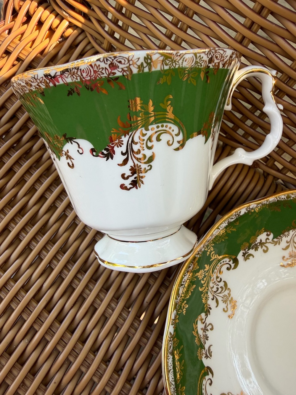Royal Albert Bone China Cup & Saucer – Emerald & Gold Scrollwork - Picture 8 of 9